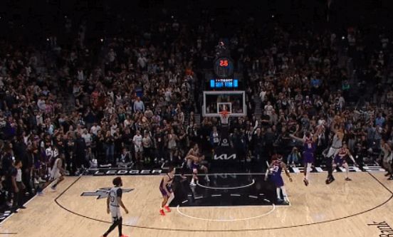 文班亚马压哨绝杀太阳 马刺提前锁定季后赛席位