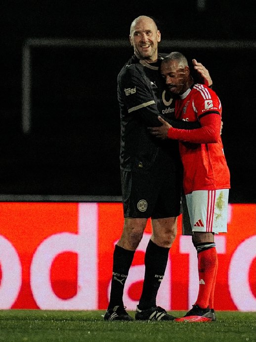 多特蒙德球迷共襄盛举 黄黑同心共筑球队未来