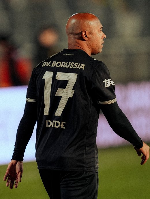 多特蒙德球迷共襄盛举 黄黑同心共筑球队未来