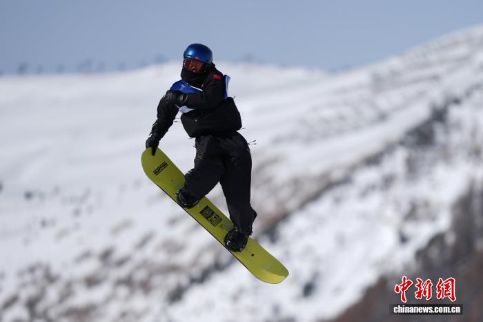 米兰冬奥会综合消息：苏翊鸣、徐梦桃先后夺冠