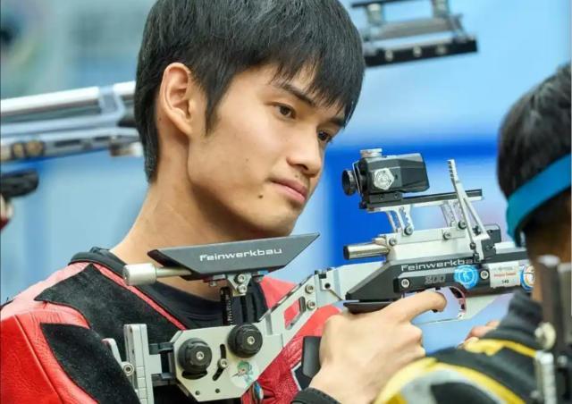 盛李豪西班牙站连夺两金彰显王者实力