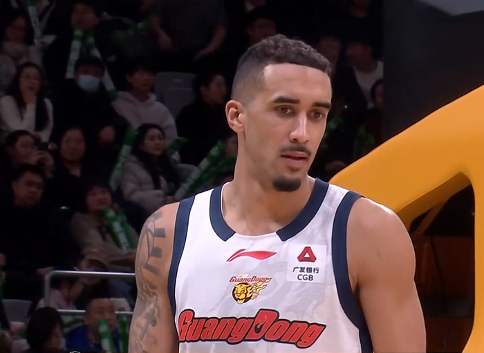 广东队主场惨败福建队 18分领先竟遭30分逆转