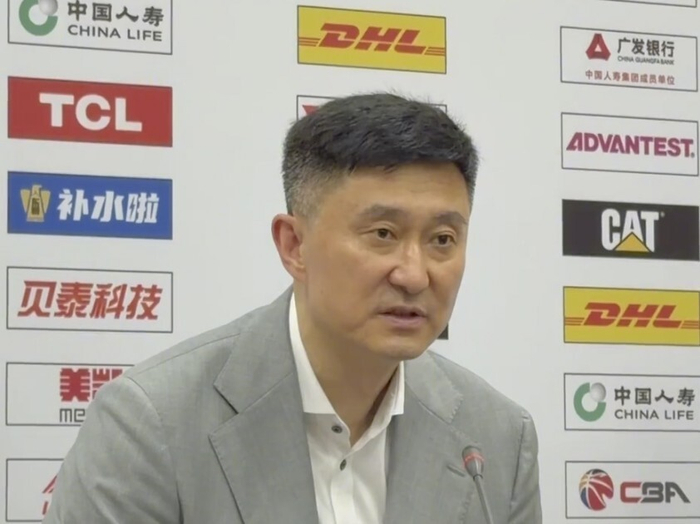 广东宏远险胜广州龙狮晋级八强 杜锋谈新援磨合